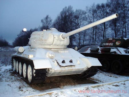 советский средний танк Т-34-85