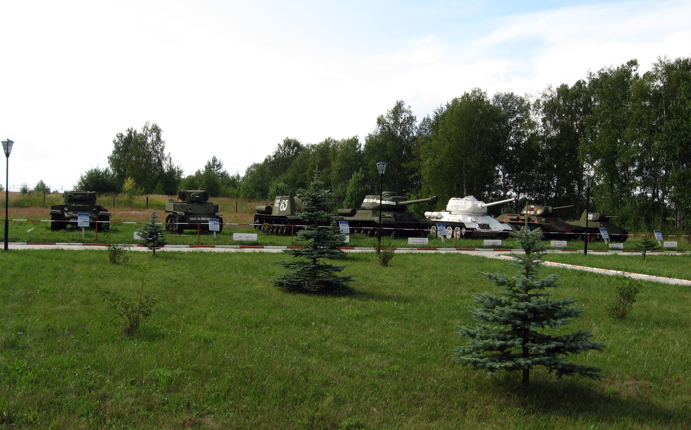 WWII tanks, outdoor exhibitions